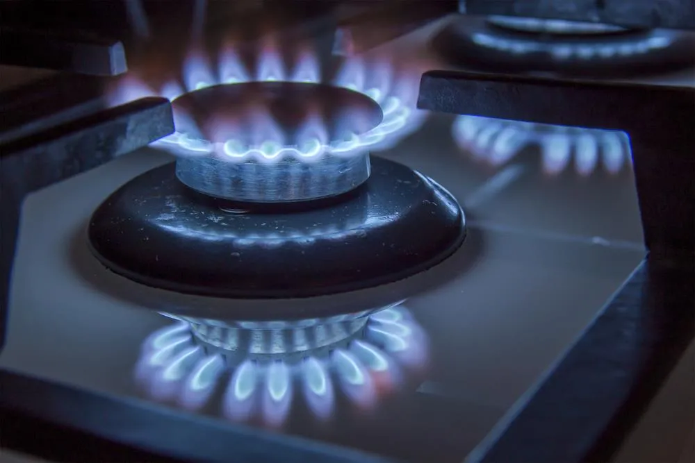 Preço do gás de cozinha e da gasolina aumentam na Bahia; botijão pode ficar até R$ 8 mais caro